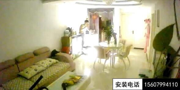 發(fā)現(xiàn)監(jiān)控攝像頭探頭后被驚走“萍鄉(xiāng)光背男”入室盜竊財物還拿走幾本書 自稱想多讀點書(圖2)
